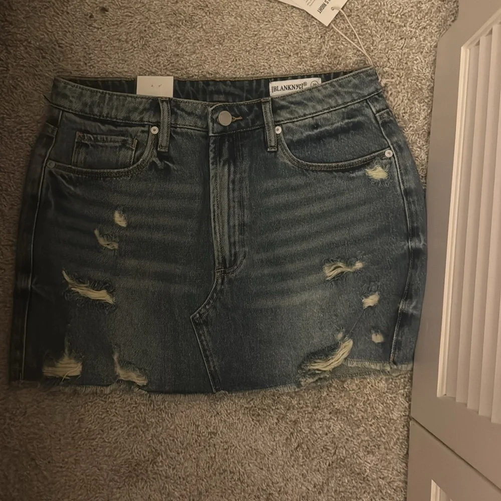 BlankNYC EYE OPENER DISTRESSED SKIRT SIZE 29 NWT